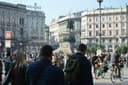 How to Avoid Tourist Traps and Experience Local Life