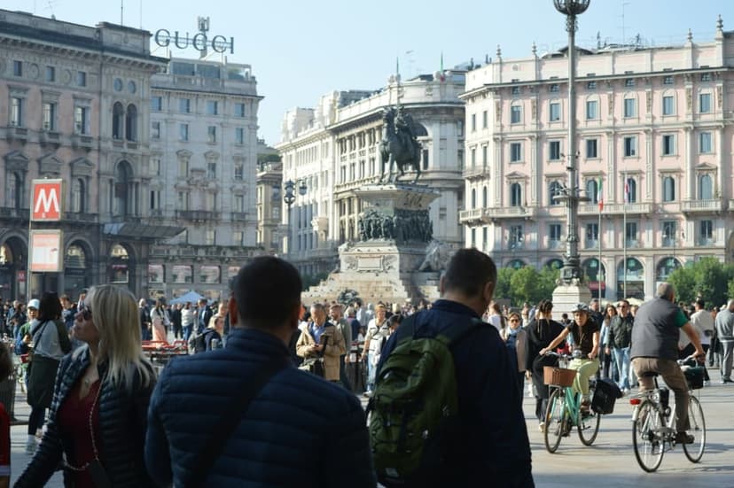 Featured image for How to Avoid Tourist Traps and Experience Local Life